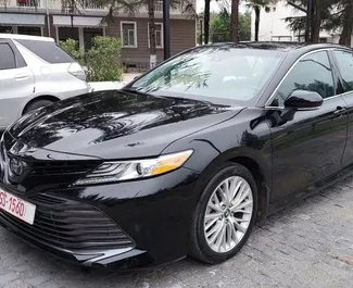 조지아에서에서 대여하는 Toyota Camry 2019 차량, 특징: ✓Petrol 연료 및 210마력 ➤ 하루 140 GEL부터 시작.