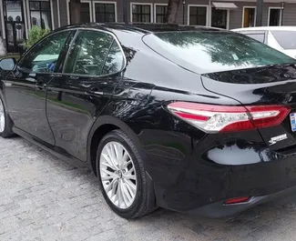 무제한의 주행 제한이 있는 쿠타이시에서에서 대여 가능한 Toyota Camry 2019.