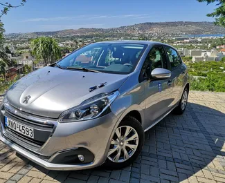 Bilutleie av Peugeot 208 2019 i i Hellas, inkluderer ✓ Bensin drivstoff og 82 hestekrefter ➤ Starter fra 25 EUR per dag.
