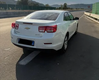 Chevrolet Malibu 2015 autóbérlés Albániában, jellemzők ✓ Dízel üzemanyag és 120 lóerő ➤ Napi 20 EUR-tól kezdődően.