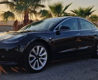 واجهة أمامية لسيارة إيجار Tesla Model 3 في في أليكانتي, اسبانيا ✓ رقم السيارة 14164. ✓ ناقل حركة أوتوماتيكي ✓ تقييمات 0.