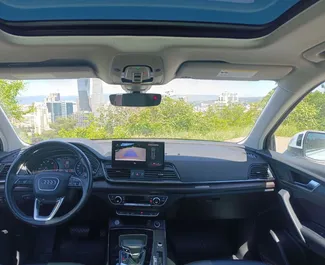 Audi Q5のレンタル。グルジアにてでの快適さ, プレミアム, クロスオーバーカーレンタル ✓ 預金600 GEL ✓ TPL, CDW, SCDW, FDW, 乗客数, 盗難の保険オプション付き。