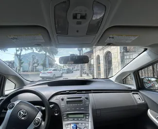 Motor Hybridní 1,8L Toyota Prius 2011 k pronájmu v Kutaisi.
