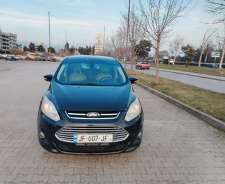 Sprednji pogled najetega avtomobila Ford C-Max v v Tbilisiju, Georgia ✓ Avtomobil #14529. ✓ Menjalnik Samodejno TM ✓ Mnenja 0.
