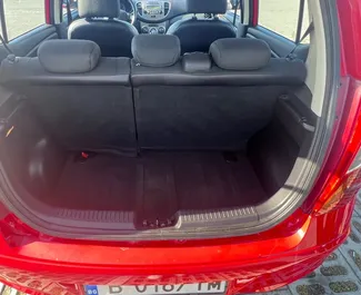 Hyundai i10 2015 auton vuokraus Bulgariassa, sisältää ✓ Bensiini polttoaineen ja 75 hevosvoimaa ➤ Alkaen 12 EUR päivässä.