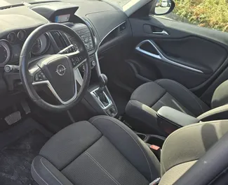 Diisel 2,0L mootor Opel Zafira 2018 rentimiseks Burgas.