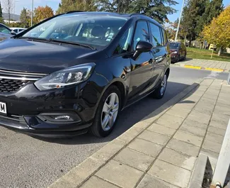 Opel Zafira rent. Mugavus, Mahtuniversaal auto rentimiseks Bulgaarias ✓ Tagatisraha 100 EUR ✓ Kindlustuse valikud: TPL, CDW, SCDW, FDW, Vargus, Välismaal, Noor, Tagatisraha ei ole.