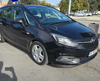 Opel Zafira 2018 on rentimiseks saadaval Burgas, piiranguga 200 km/päev kilomeetrit.