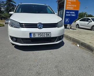 부르가스에서에서 대여 가능한 디젤 1.6L 엔진의 Volkswagen Touran 2015.