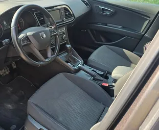 Priekinė automobilio, kurį nuomojate SEAT Leon ST Burgase, Bulgarija vaizdas ✓ Automobilis #1655. ✓ Pavarų dėžė Automatinis TM ✓ Atsiliepimai 0.
