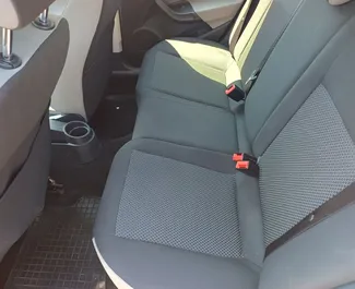 Μπροστινή όψη ενοικιαζόμενου SEAT Ibiza SW στο Μπουργκάς, Βουλγαρία ✓ Αριθμός αυτοκινήτου #1669. ✓ Κιβώτιο ταχυτήτων Χειροκίνητο TM ✓ 0 κριτικές.