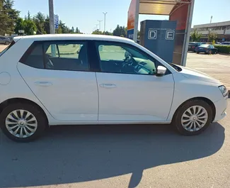 Skoda Fabia rent. Ökonoomne auto rentimiseks Bulgaarias ✓ Tagatisraha 100 EUR ✓ Kindlustuse valikud: TPL, CDW, SCDW, FDW, Vargus, Välismaal, Noor, Tagatisraha ei ole.
