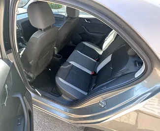 Skoda Rapidのレンタル。ブルガリアにてでの経済, 快適さカーレンタル ✓ 預金100 EUR ✓ TPL, CDW, SCDW, FDW, 盗難, 海外, ヤング, デポジットなしの保険オプション付き。