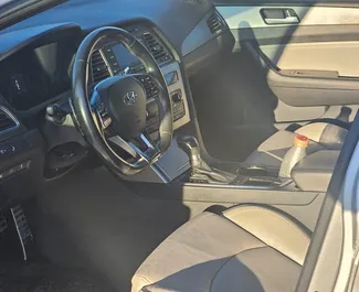 Hyundai Sonata 2016 med Frontdrift-system, tilgjengelig i Kutaisi.