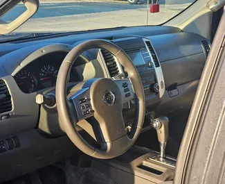 Nissan X-Terra 2015 的 Petrol 4.0L 发动机，在 在库塔伊西 出租。