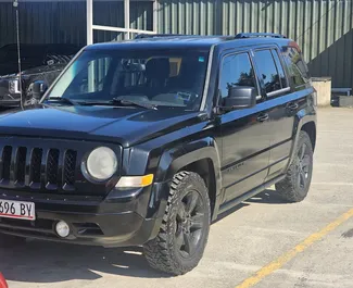Bensin 2,4L motor i Jeep Patriot 2015 för uthyrning i Kutaisi.