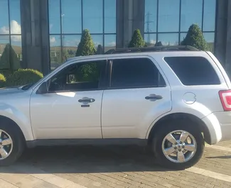 Bensin 2,5L motor i Ford Escape 2012 för uthyrning i Tbilisi.