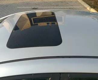 Hyundai Elantra 2017 διαθέσιμο για ενοικίαση στην Τιφλίδα, με όριο χιλιομέτρων απεριόριστο.