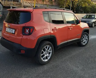 Двигатель Бензин 2,4 л. – Арендуйте Jeep Renegade в Кутаиси.