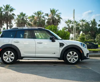 Mini Countryman Cooper vuokraus. Mukavuus, Premium, Crossover auto vuokrattavana Georgiassa ✓ Vakuusmaksu 100 GEL ✓ Vakuutusvaihtoehdot: TPL, Varkaus.