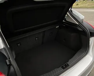 Ford Focus 2018 Etuveto-järjestelmällä, saatavilla Tbilisissä.