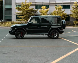 일일 250km의 주행 제한이 있는 두바이에서에서 대여 가능한 Mercedes-Benz G63 AMG 2021.