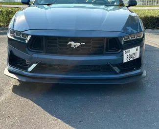 Uthyrning av Ford Mustang Cabrio. Premium, Lyx, Cabriolet bil för uthyrning i Förenade Arabemiraten ✓ Utan deposition ✓ Försäkringsalternativ: TPL.