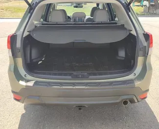 Bensin 2,5L motor i Subaru Forester 2022 för uthyrning i Tbilisi.