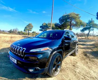 Μπροστινή όψη ενοικιαζόμενου Jeep Cherokee στην Τιφλίδα, Γεωργία ✓ Αριθμός αυτοκινήτου #14752. ✓ Κιβώτιο ταχυτήτων Αυτόματο TM ✓ 0 κριτικές.