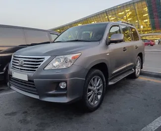Přední pohled na pronájem Lexus LX570 v Baku, Ázerbájdžán ✓ Auto č. 12188. ✓ Převodovka Automatické TM ✓ Recenze 0.