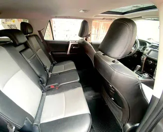 Toyota 4 Runner 2019 在 在第比利斯 可租赁，具有 unlimited 里程限制。