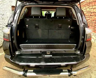 Toyota 4 Runner 租赁。在 在格鲁吉亚 出租的 舒适性, SUV 汽车 ✓ Without Deposit ✓ 提供 TPL 保险选项。