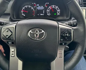 租赁 Toyota 4 Runner 的正面视图，在第比利斯, 格鲁吉亚 ✓ 汽车编号 #14723。✓ Automatic 变速箱 ✓ 0 评论。
