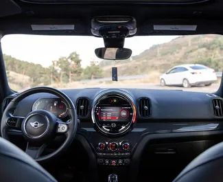 Mini Countryman Cooper 2021 bérelhető Tbilisziben, korlátlan kilométeres határral.