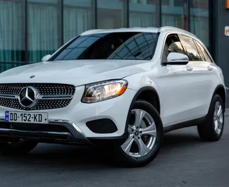 Vista frontal de um aluguel Mercedes-Benz GLC-Class em Tbilisi, Geórgia ✓ Carro #14771. ✓ Transmissão Automático TM ✓ 0 avaliações.