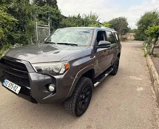 租赁 Toyota 4 Runner 的正面视图，在第比利斯, 格鲁吉亚 ✓ 汽车编号 #14756。✓ Automatic 变速箱 ✓ 0 评论。