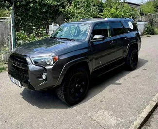 Ενοικίαση αυτοκινήτου Toyota 4 Runner 2018 στη Γεωργία, περιλαμβάνει ✓ καύσιμο Βενζίνη και 270 ίππους ➤ Από 220 GEL ανά ημέρα.