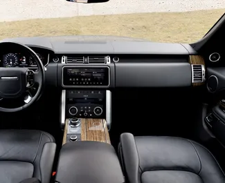 トビリシにてでレンタル可能なLand Rover Range Rover 2020、200 km/日の走行距離制限付き。