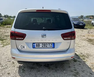 Priekinė automobilio, kurį nuomojate SEAT Alhambra Tiranos oro uoste, Albanija vaizdas ✓ Automobilis #14680. ✓ Pavarų dėžė Automatinis TM ✓ Atsiliepimai 0.