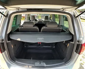 Dyzelinas 2,0L variklis SEAT Alhambra 2017 nuomai Tiranos oro uoste.