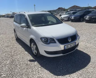 Pronájem auta Volkswagen Touran #14731 s převodovkou Automatické v Tiraně, vybavené motorem 2,0L ➤ Od Oltjon v Albánii.