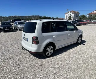 Pronájem auta Volkswagen Touran 2010 v Albánii, s palivem Diesel a výkonem  koní ➤ Cena od 50 EUR za den.