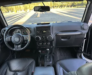Jeep Wrangler 2021 için kiralık Benzin 3,6L motor, Tiflis'te.