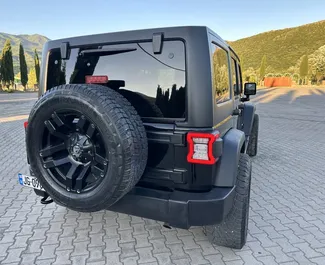 Jeep Wrangler 2021, Tiflis'te için kiralık, Günlük 200 km kilometre sınırı ile.