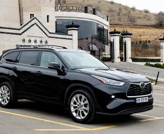 Автопрокат Toyota Highlander Hybrid у Тбілісі, Грузія ✓ #14799. ✓ Автомат КП ✓ Відгуків: 0.
