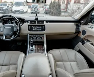 조지아에서에서 대여 가능한 Land Rover Range Rover Sport의 인테리어. 자동 변속기가 장착된 멋진 5인승 차량입니다.