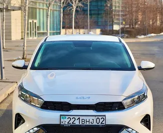 レンタルのKia Ceratoの正面ビュー、アルマトイにて, カザフスタン ✓ 車両番号#14736。✓ 自動トランスミッション ✓ 0のレビュー。
