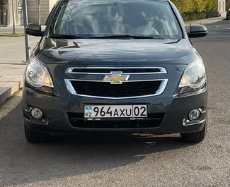 Najem avtomobila Chevrolet Cobalt 2023 v v Kazahstanu, z značilnostmi ✓ gorivo Bencin in 110 konjskih moči ➤ Od 16000 KZT na dan.