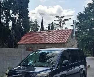 트빌리시에서, 조지아에서 대여하는 Toyota Noah의 전면 뷰 ✓ 차량 번호#14796. ✓ 자동 변속기 ✓ 0 리뷰.