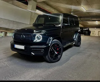Framvy av en hyrbil Mercedes-Benz G63 AMG i Tbilisi, Georgien ✓ Bil #14786. ✓ Växellåda Automatisk TM ✓ 0 recensioner.
